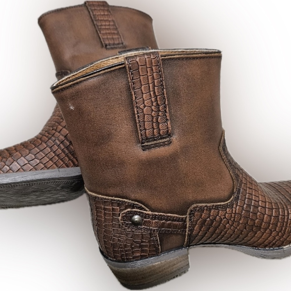 STERLING RIVER -  Low Rise Rustic Western Cowboy Booties Caramel Color. Size 7. - Picture 3 of 5